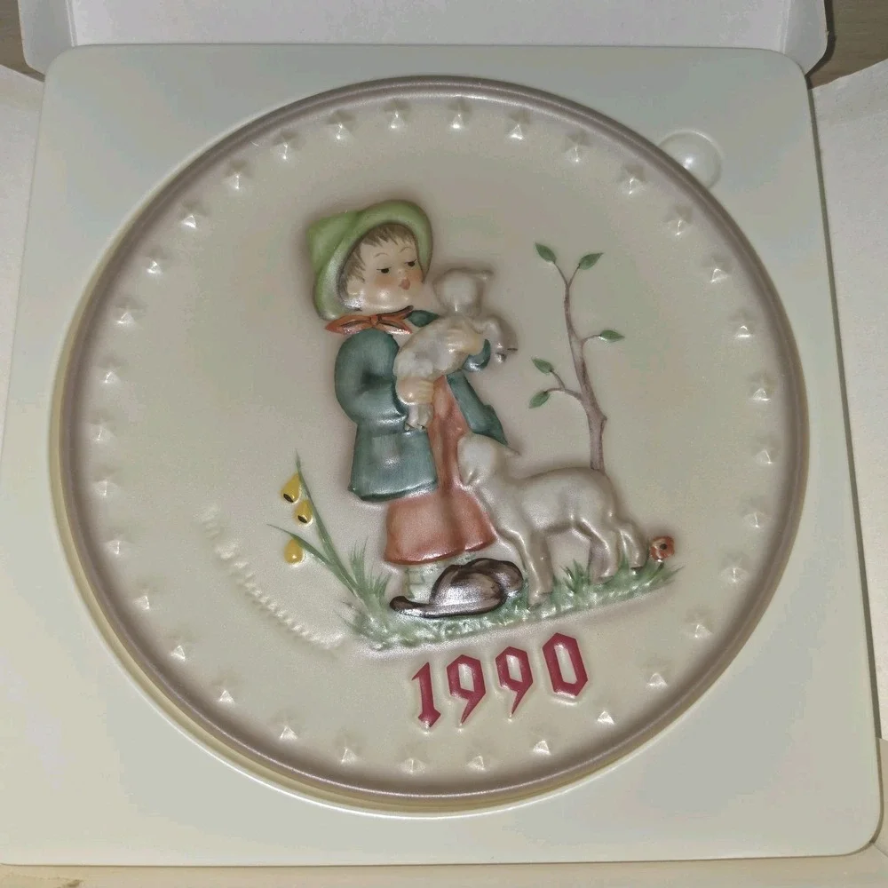 Goebel Hummel 1990 Annual Plate 